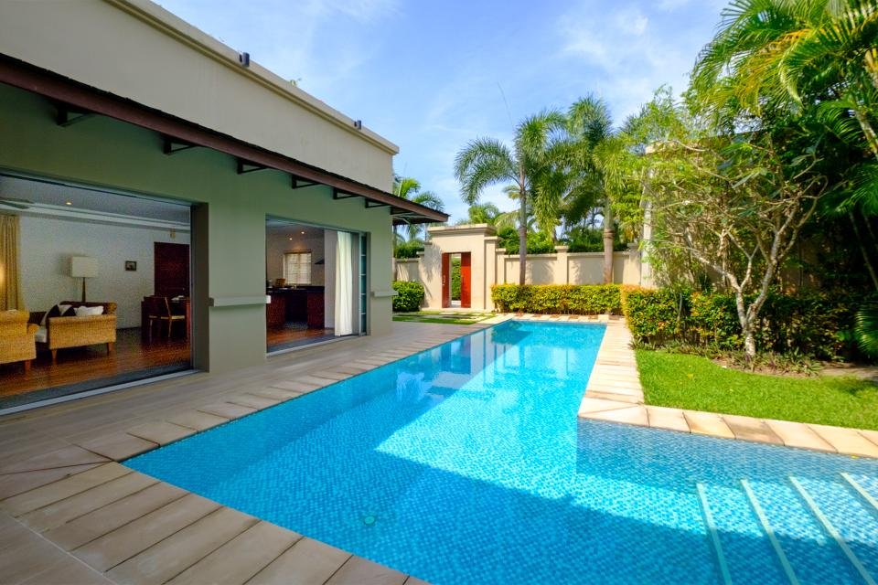 Property image - full photo 3