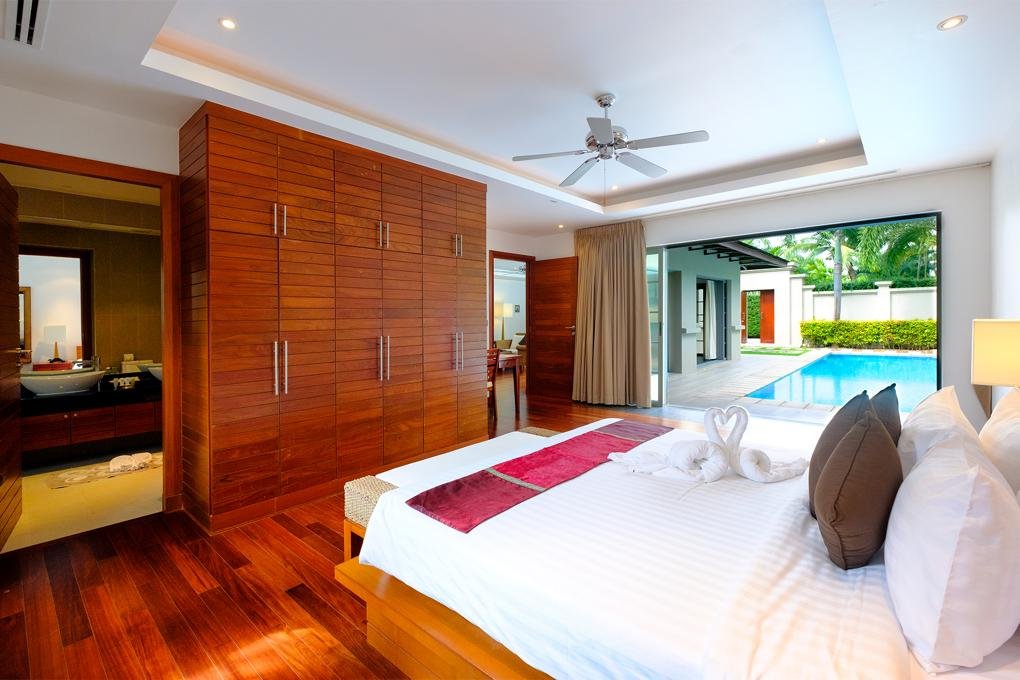 Property image - full photo 11