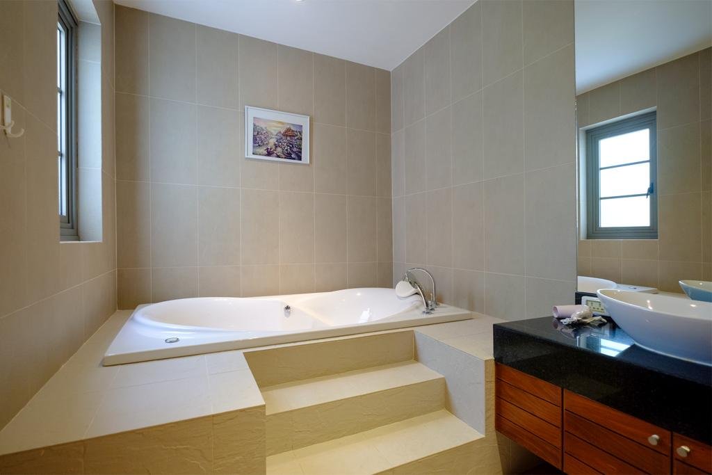 Property image - full photo 15