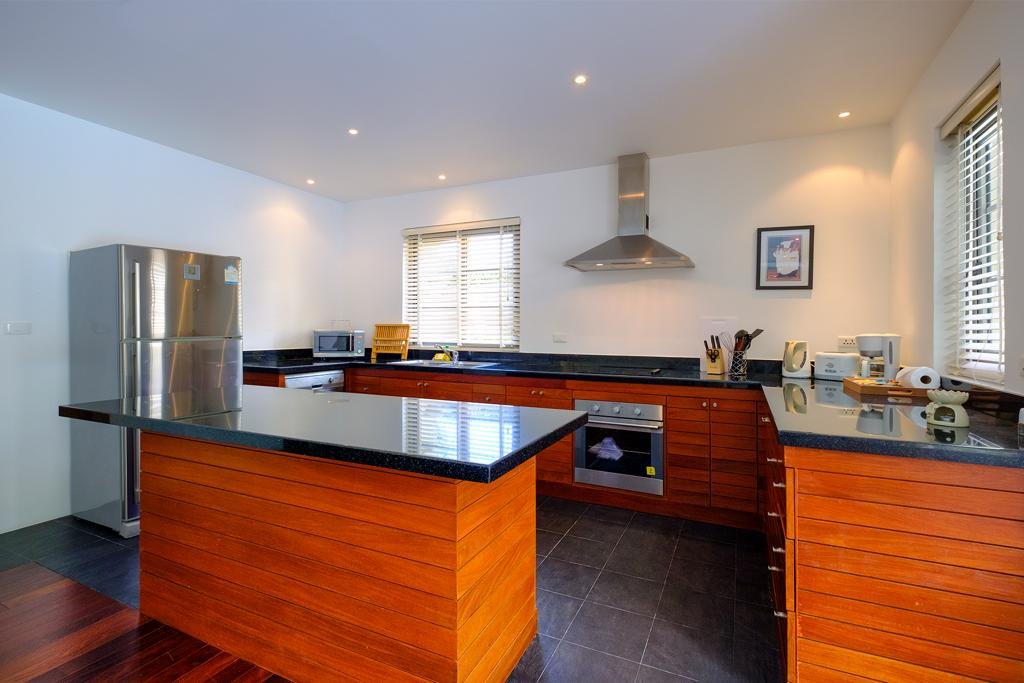 Property image - full photo 8