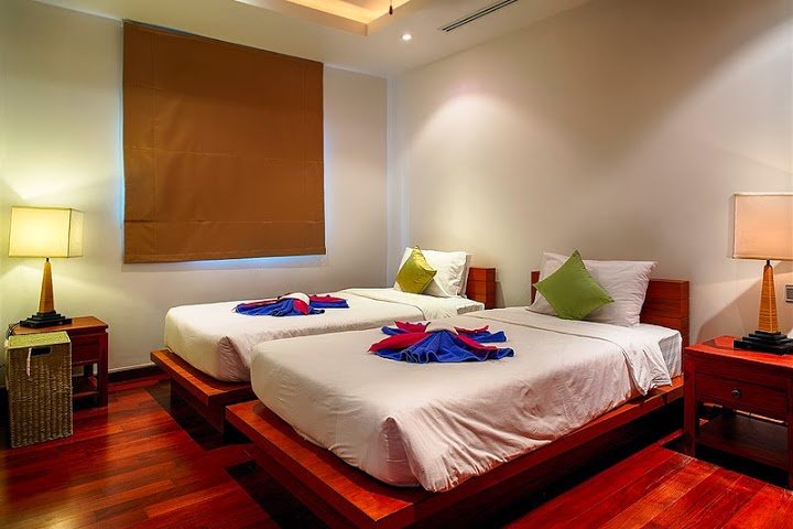 Property image - full photo 16
