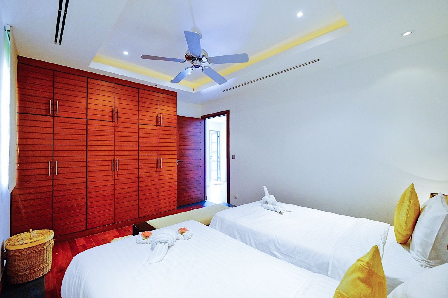 Property image - full photo 19