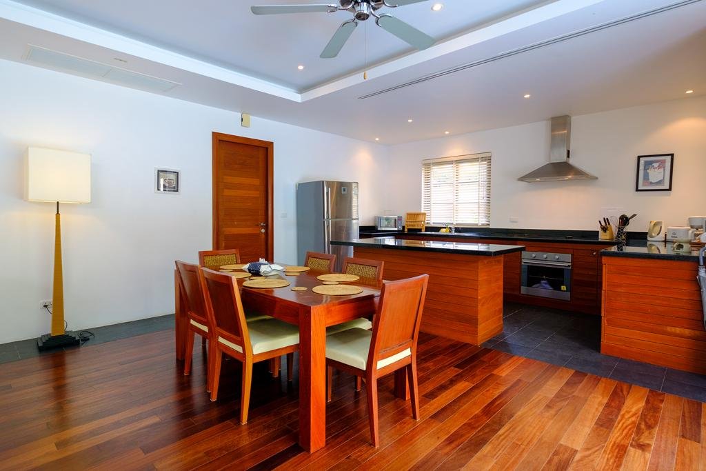 Property image - full photo 6