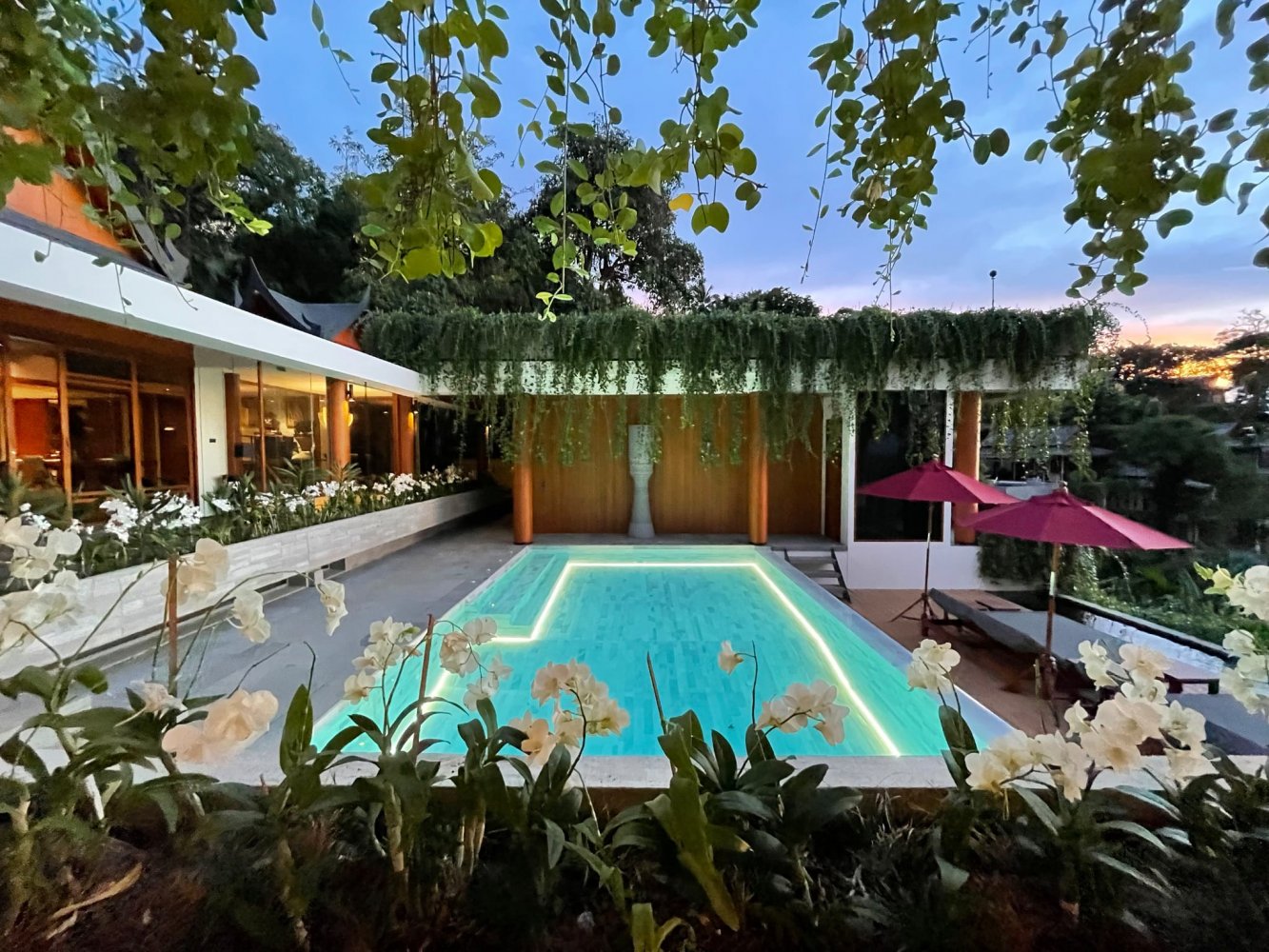 Property image - full photo 2
