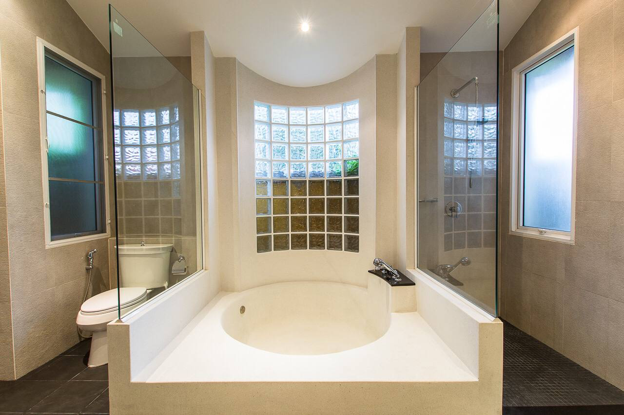 Property image - full photo 28