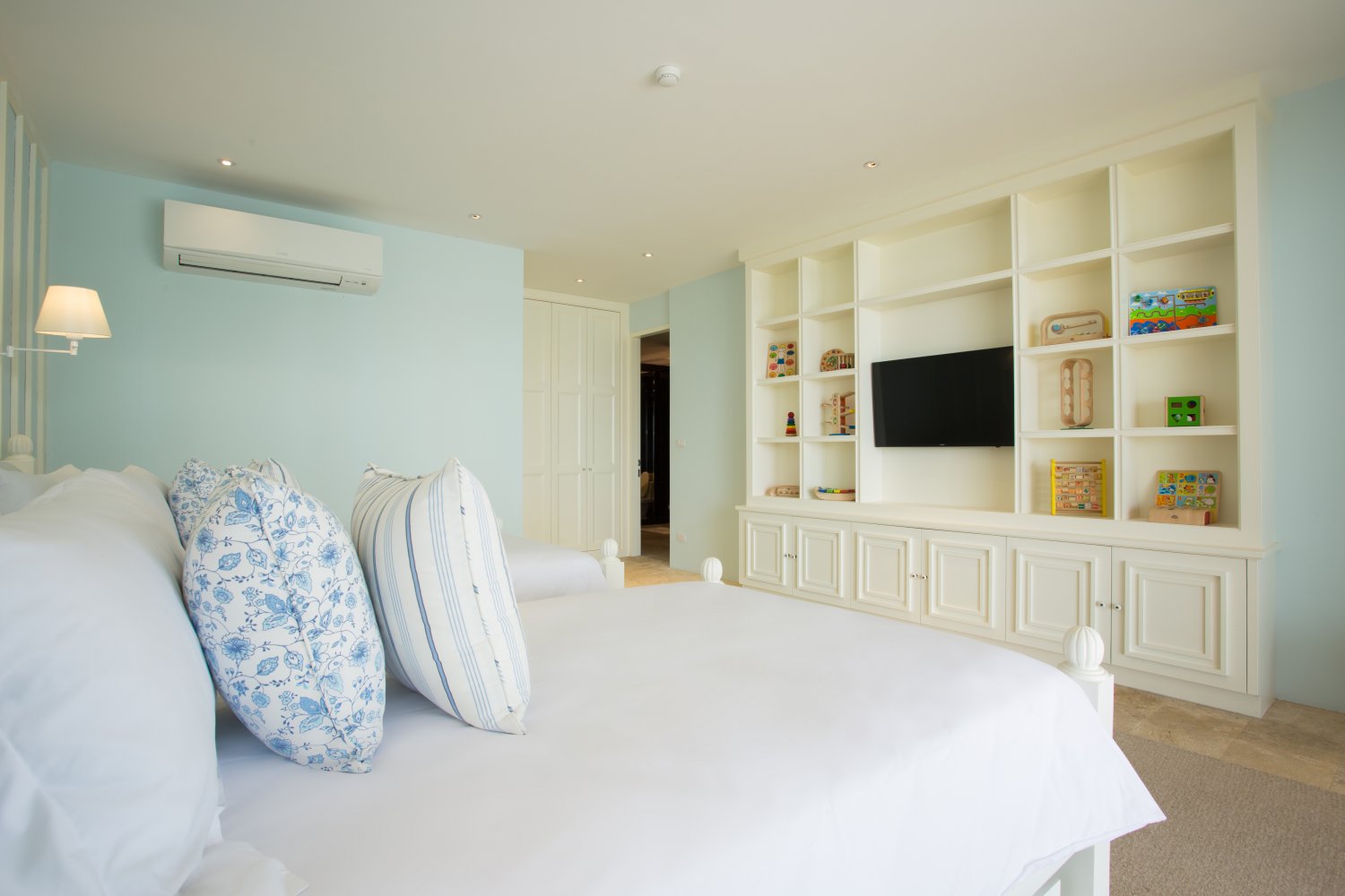 Property image - full photo 10