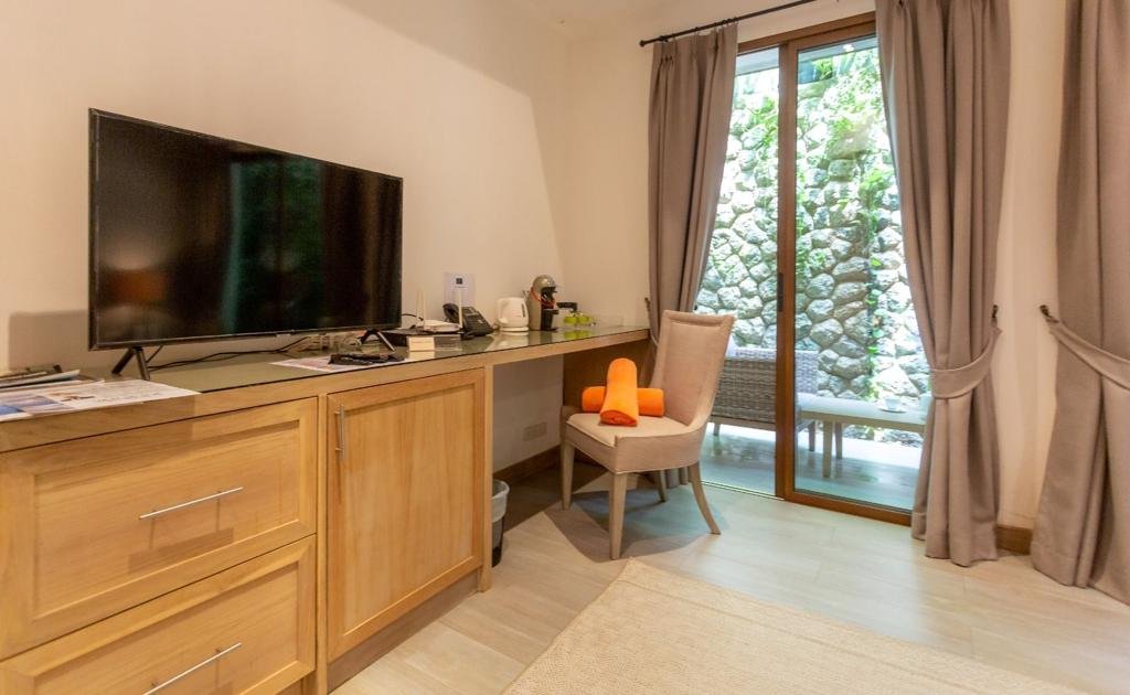 Property image - full photo 13