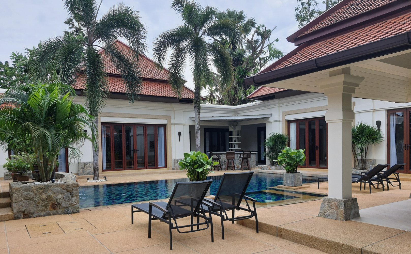 Property image - full photo 3