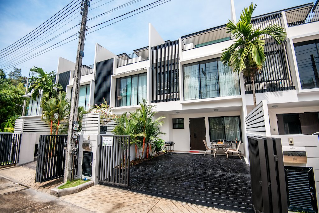 Property image - full photo 1