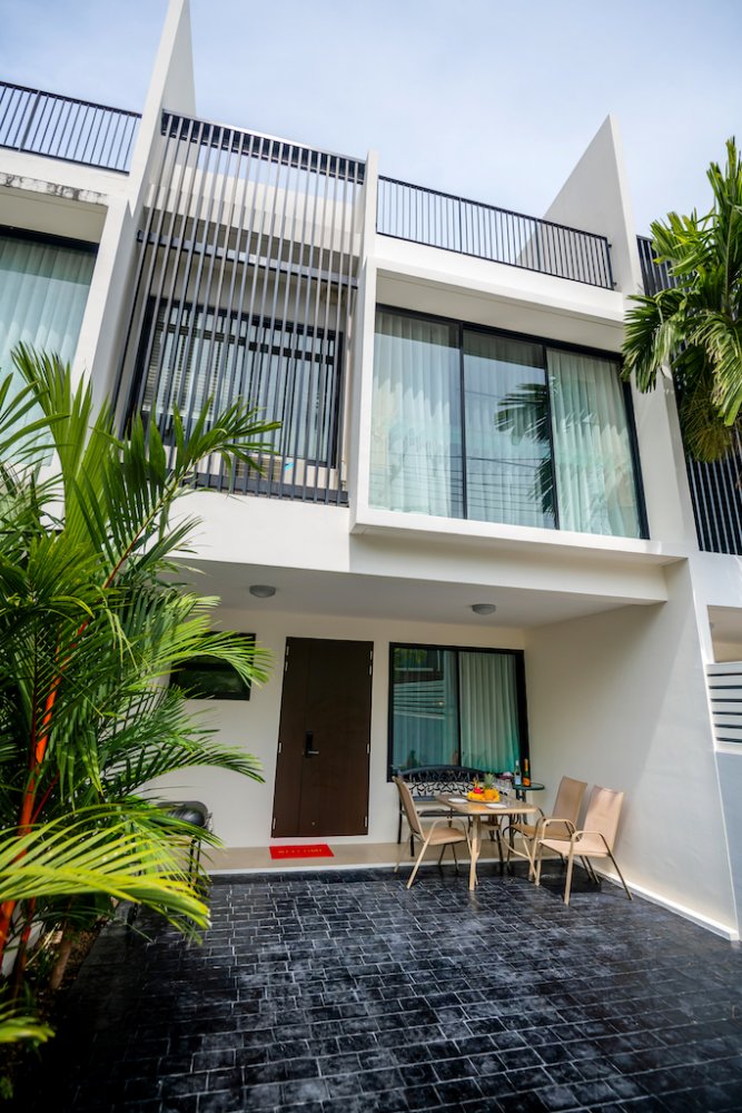 Property image - full photo 3