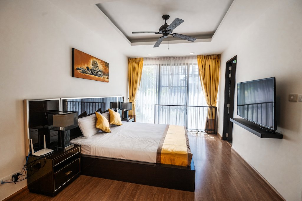 Property image - full photo 36