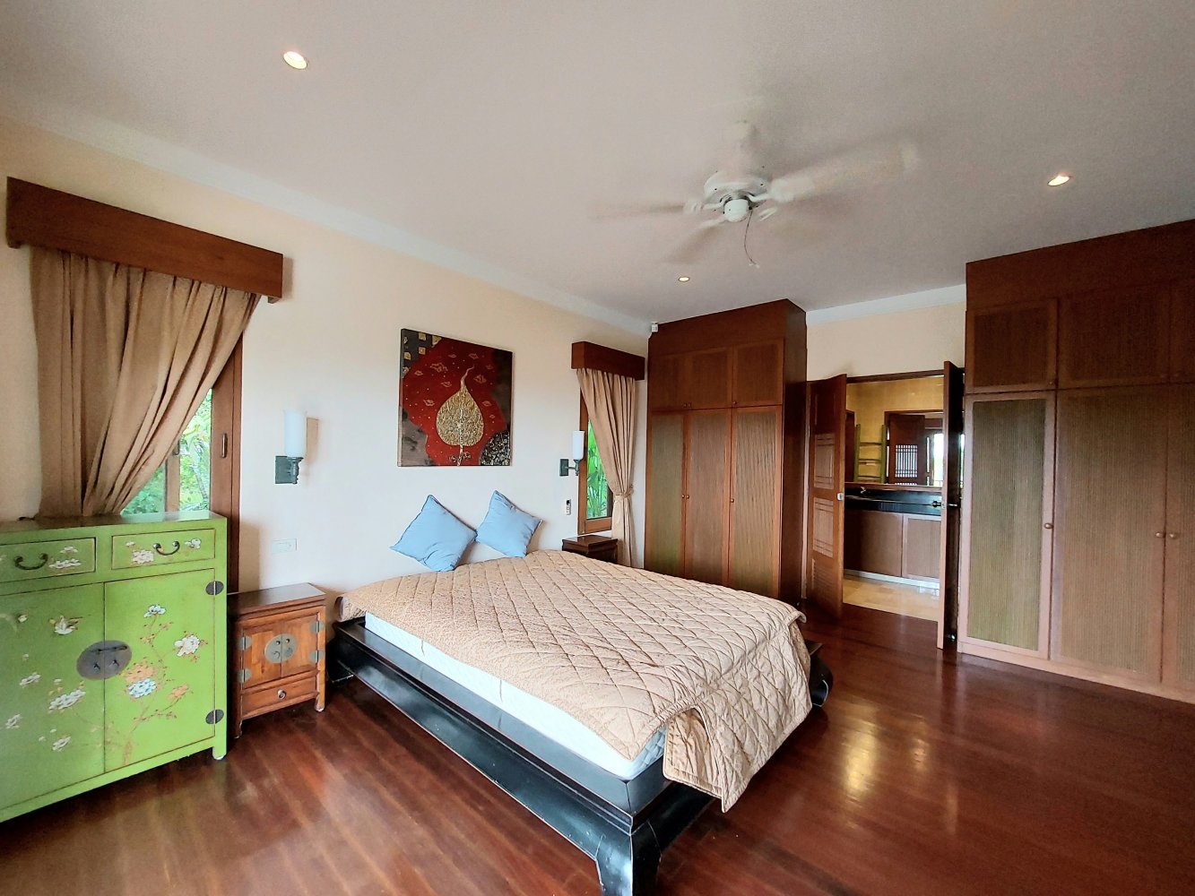 Property image - full photo 14