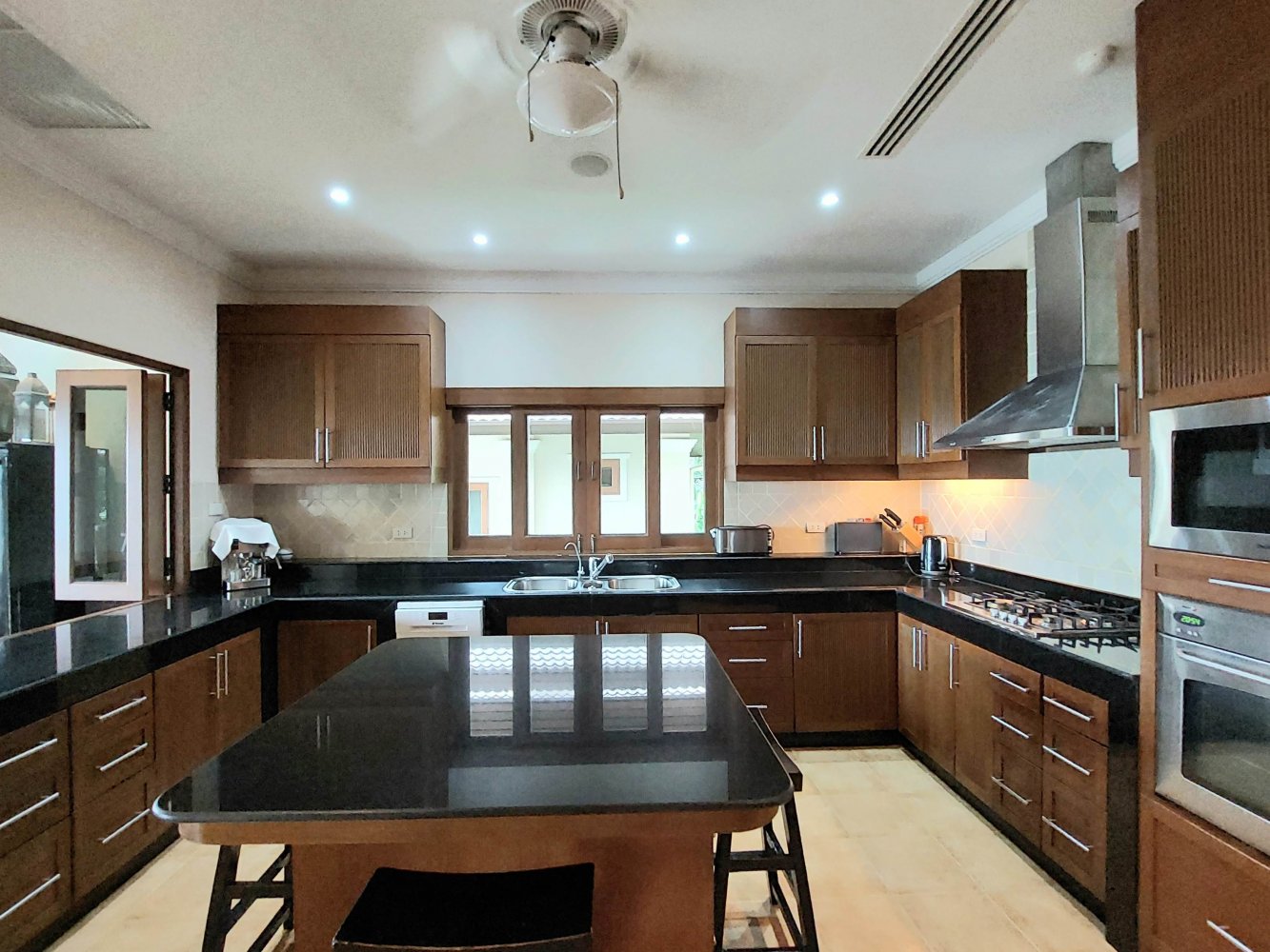 Property image - full photo 18