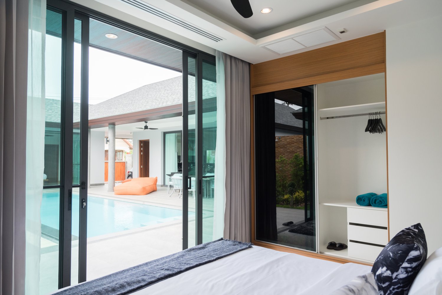 Property image - full photo 15