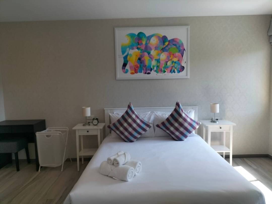 Property image - full photo 12