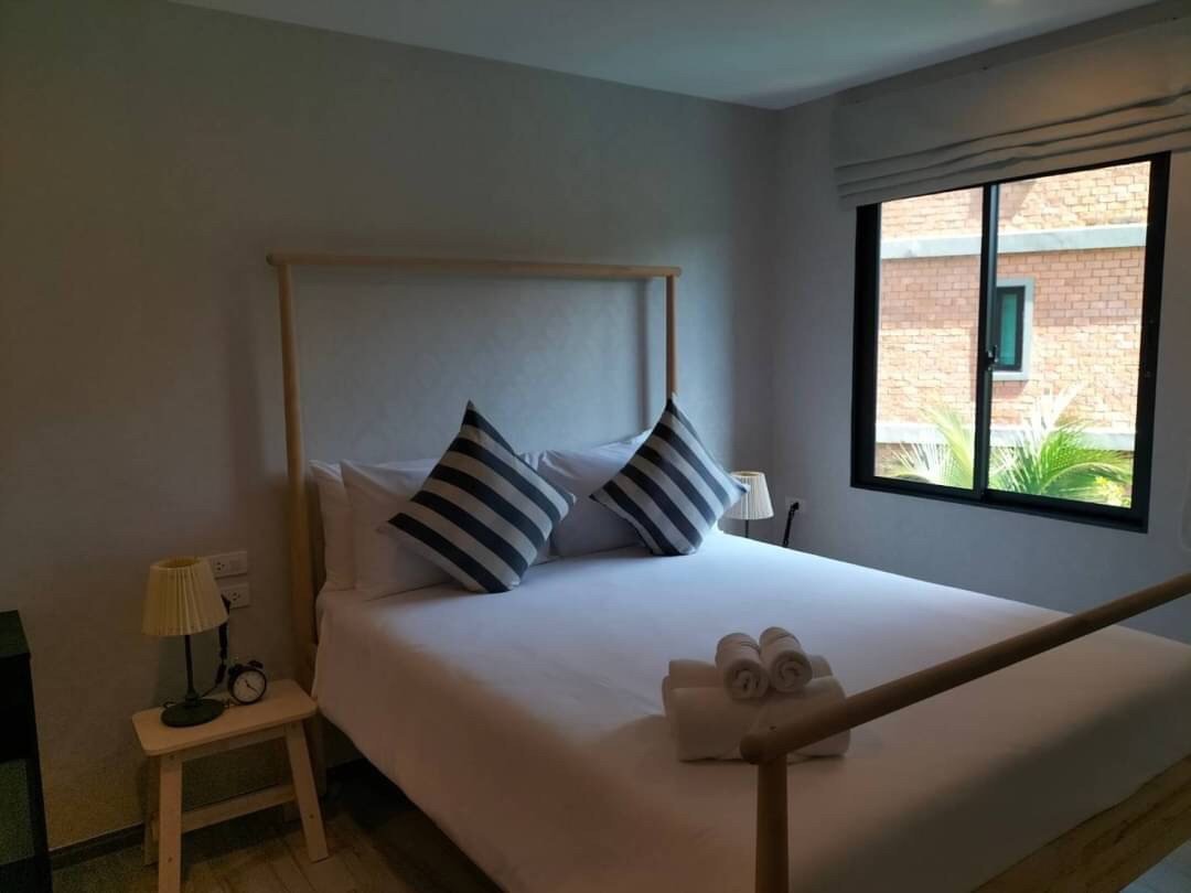Property image - full photo 11