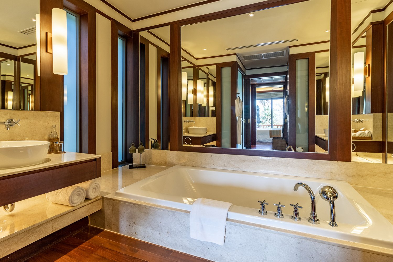 Property image - full photo 16