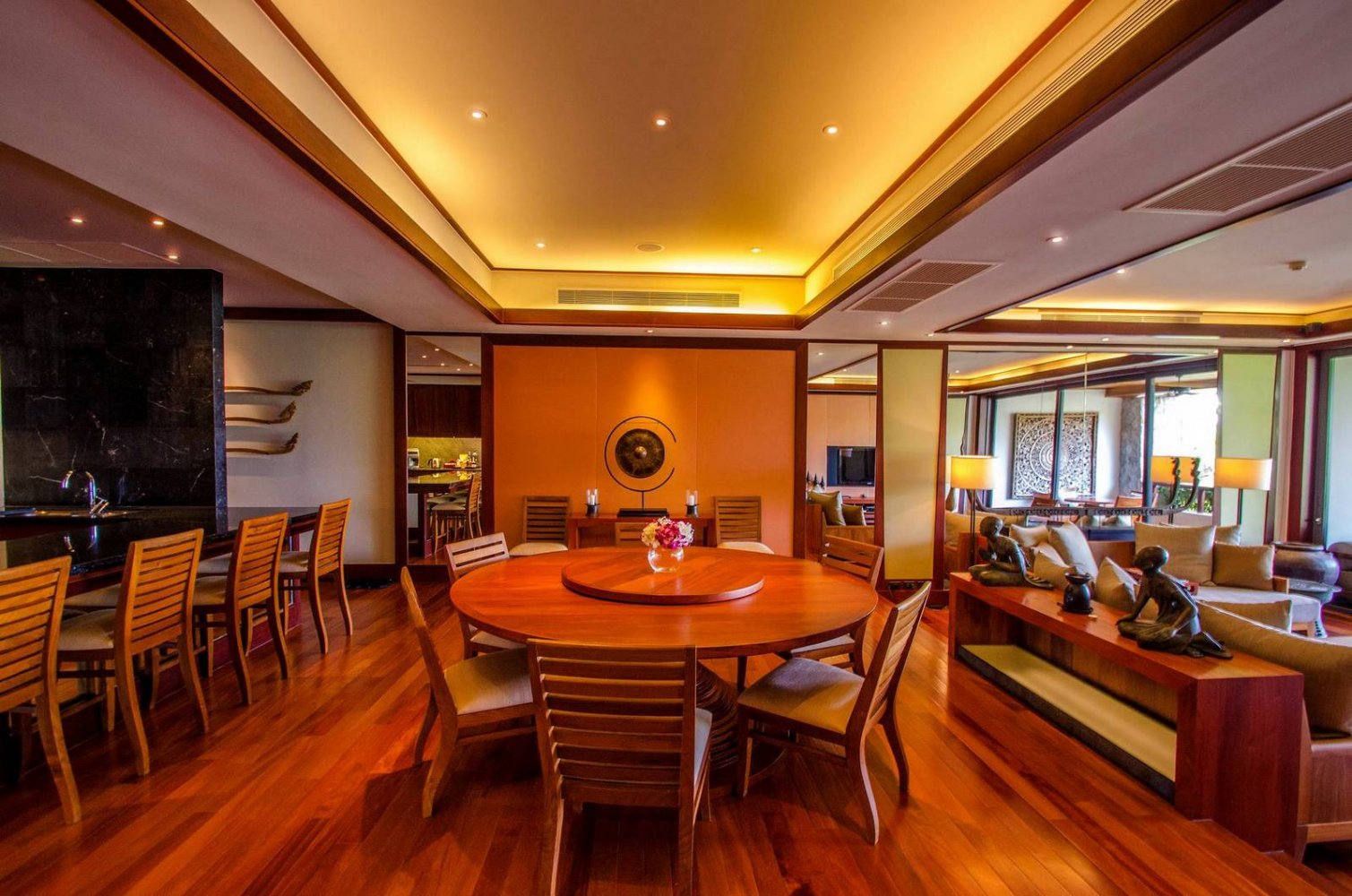 Property image - full photo 4