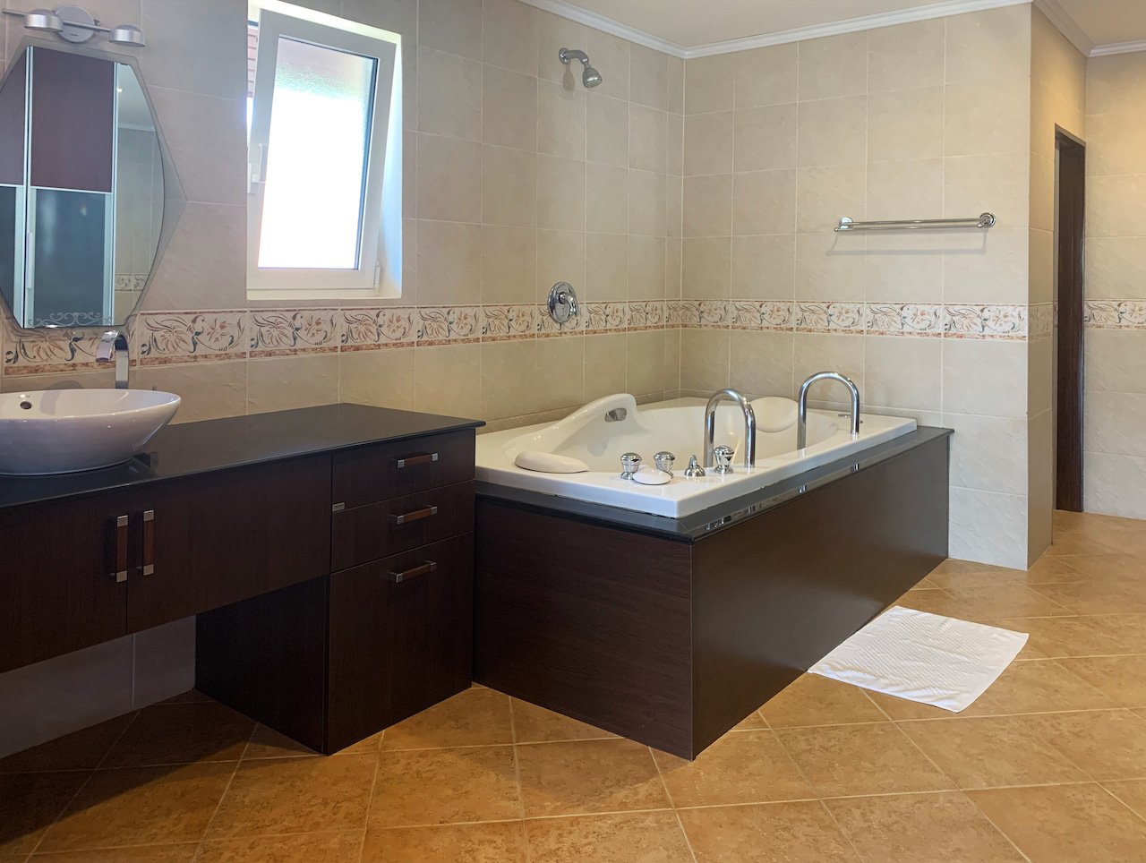 Property image - full photo 29