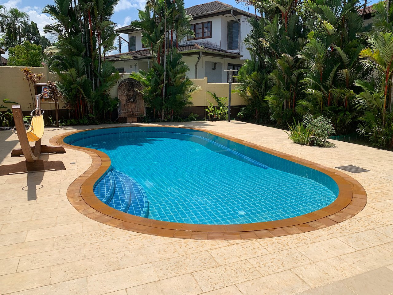 Property image - full photo 2