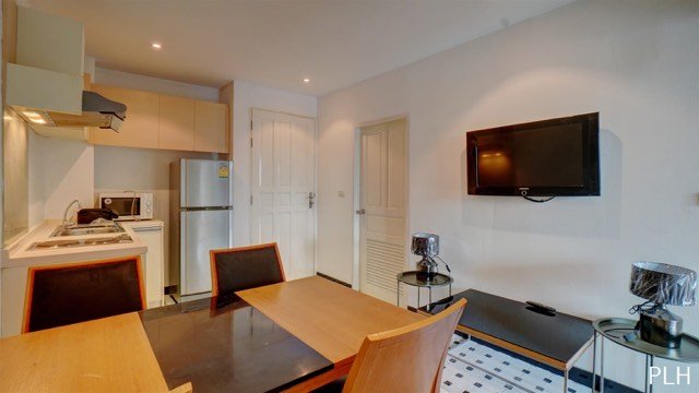 Property image - full photo 2