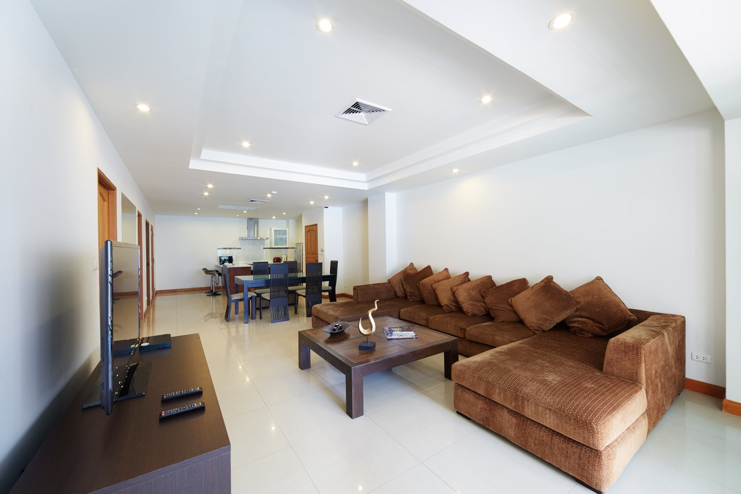 Property image - full photo 3