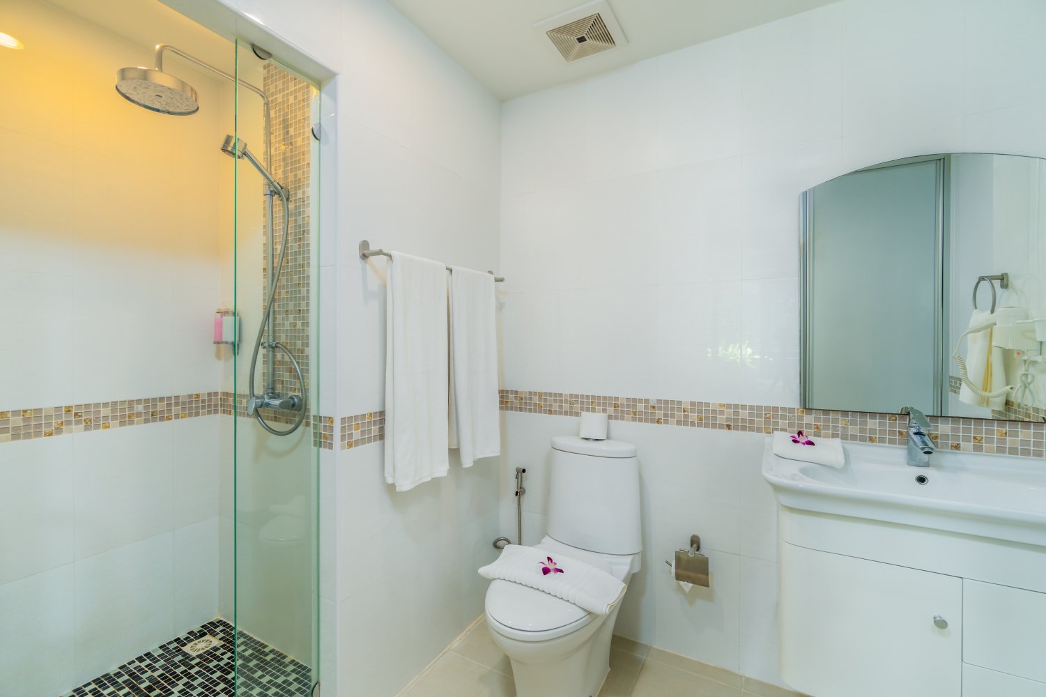 Property image - full photo 14