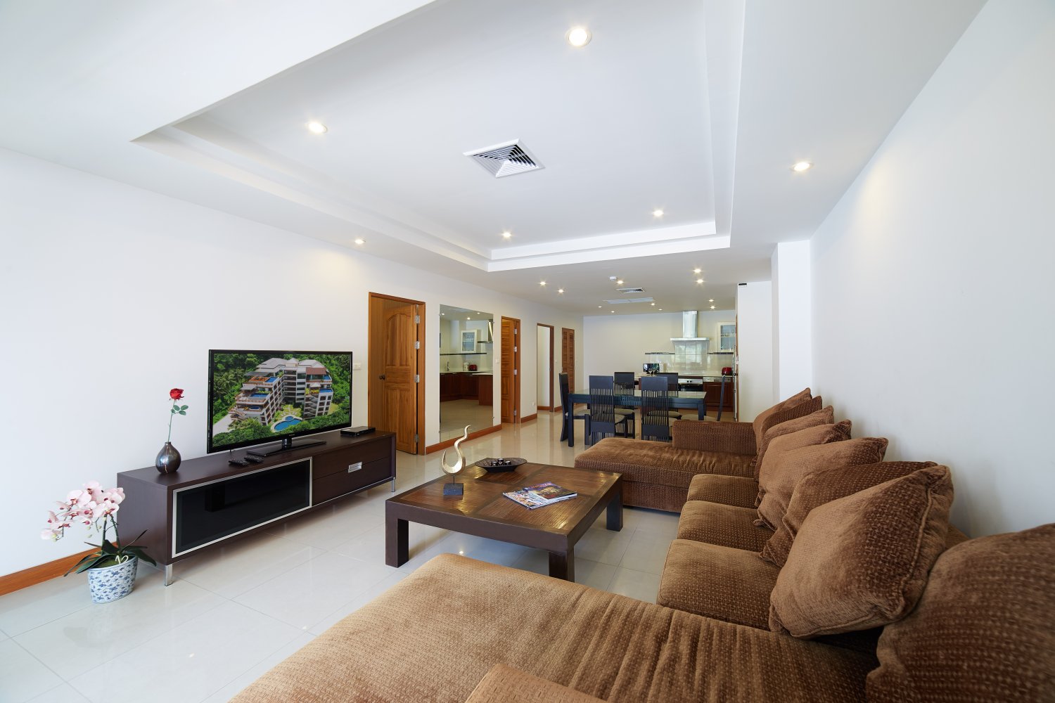 Property image - full photo 2