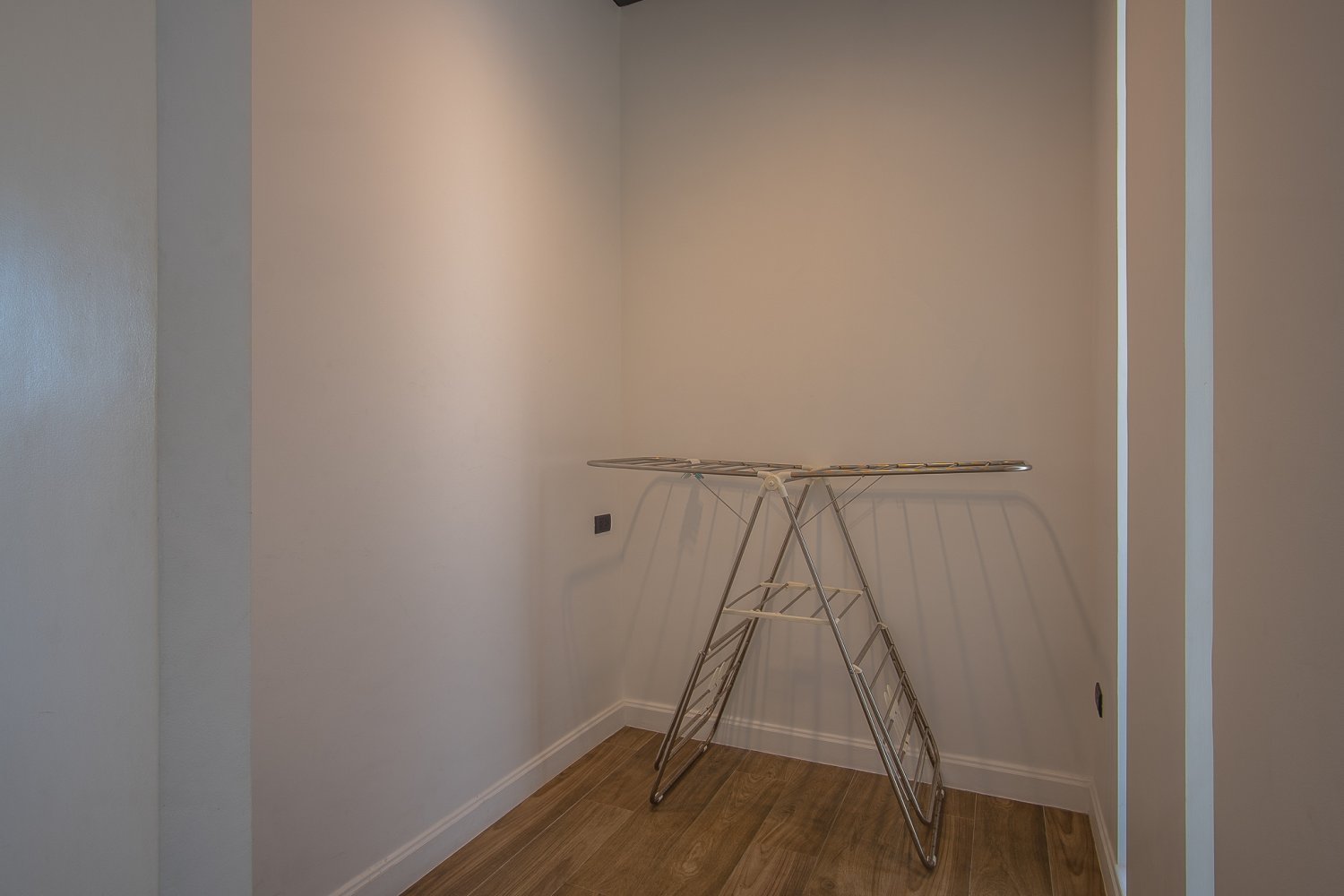 Property image - full photo 16