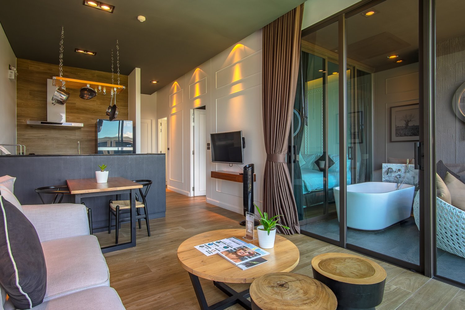 Property image - full photo 4