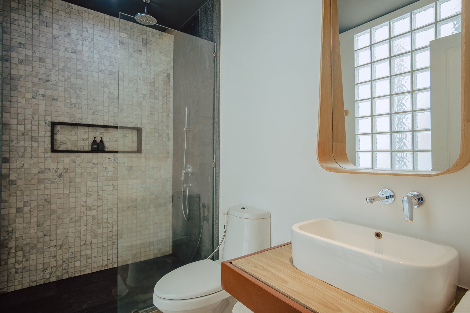 Property image - full photo 18