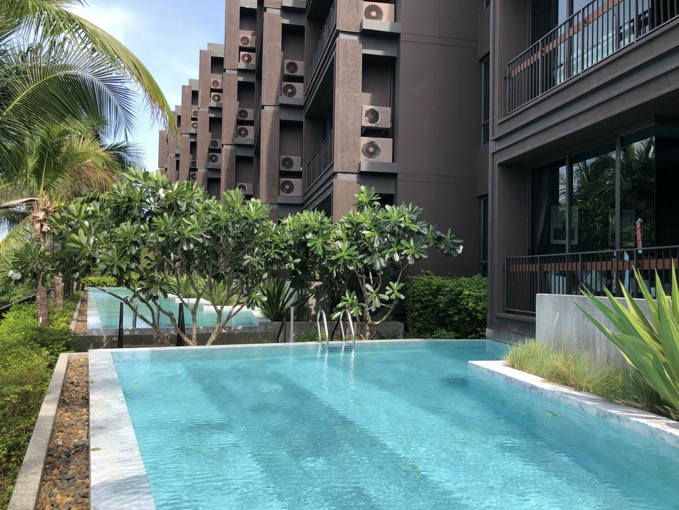 Property image - full photo 2