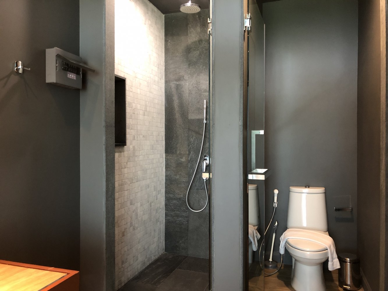 Property image - full photo 11