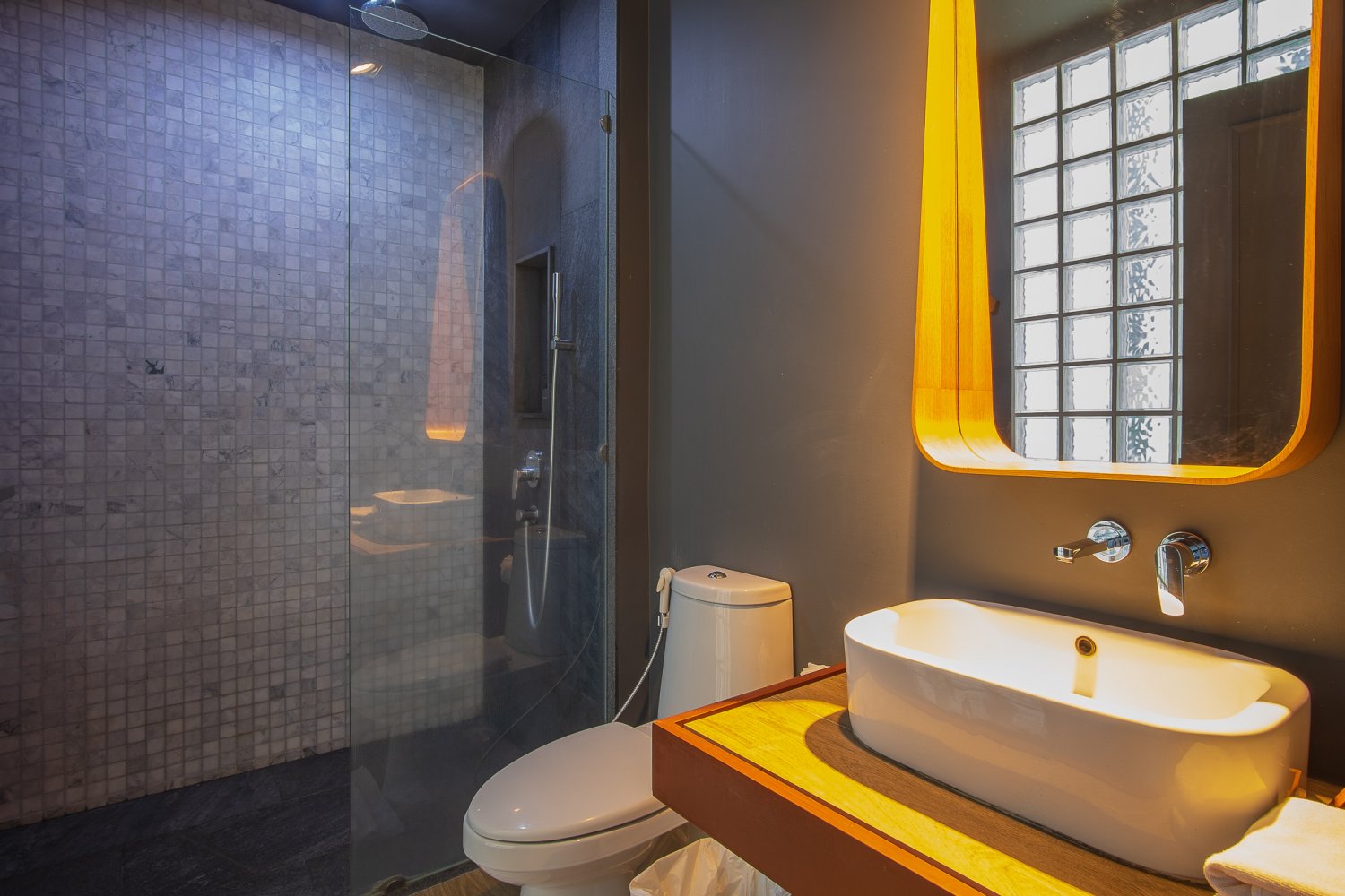 Property image - full photo 17