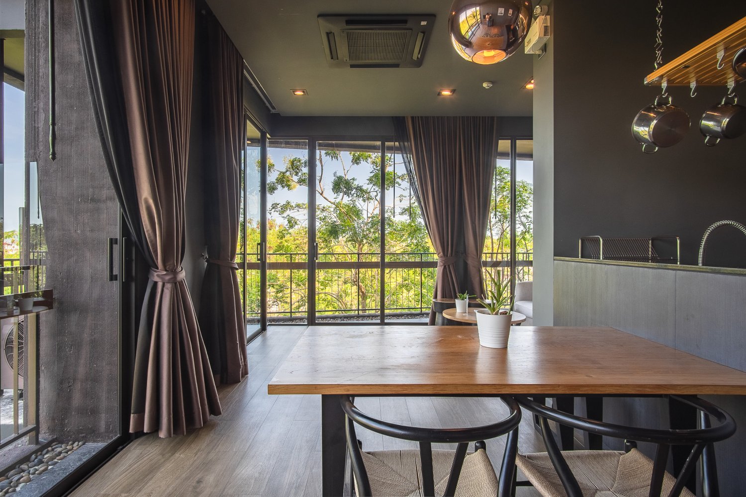 Property image - full photo 4