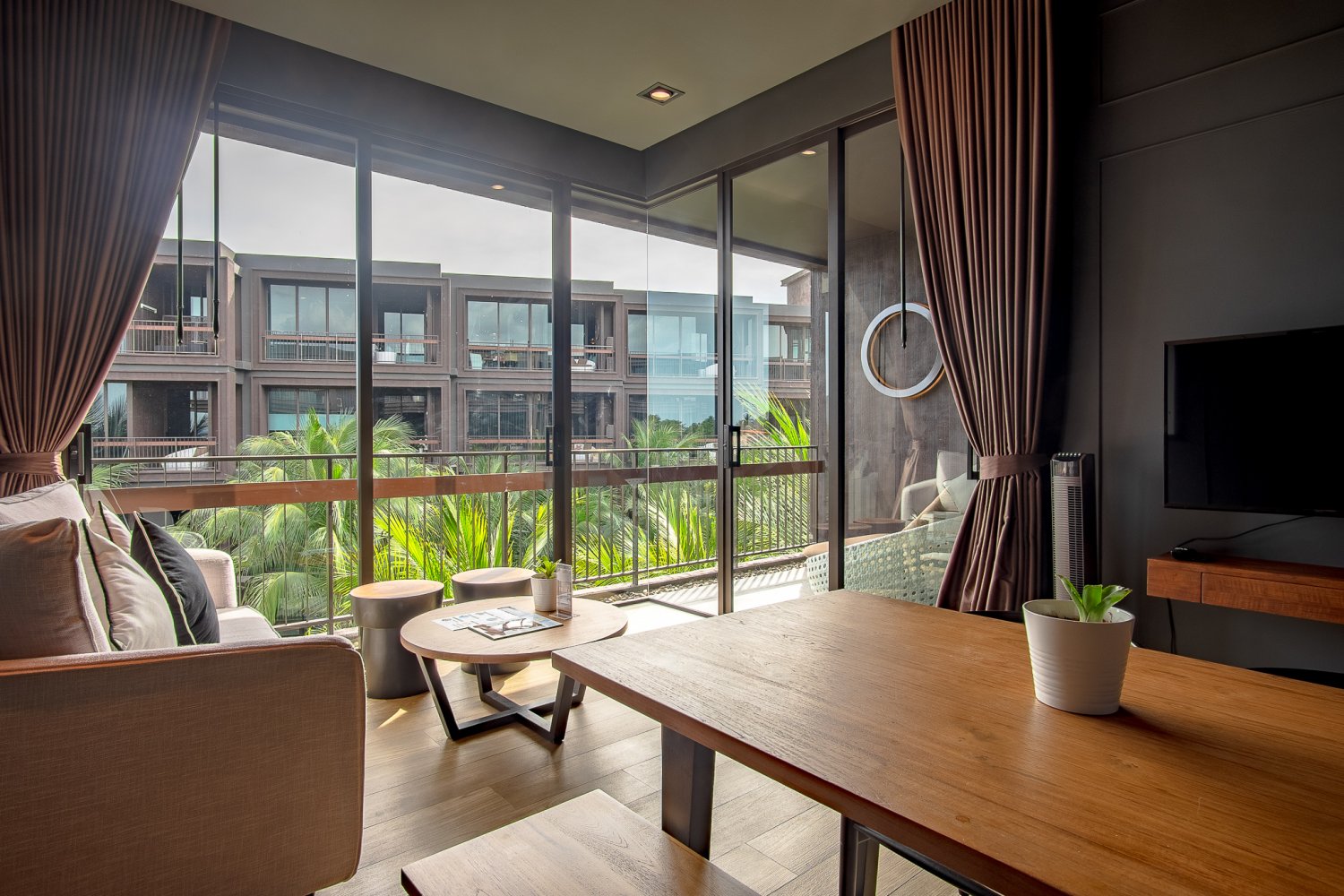 Property image - full photo 4
