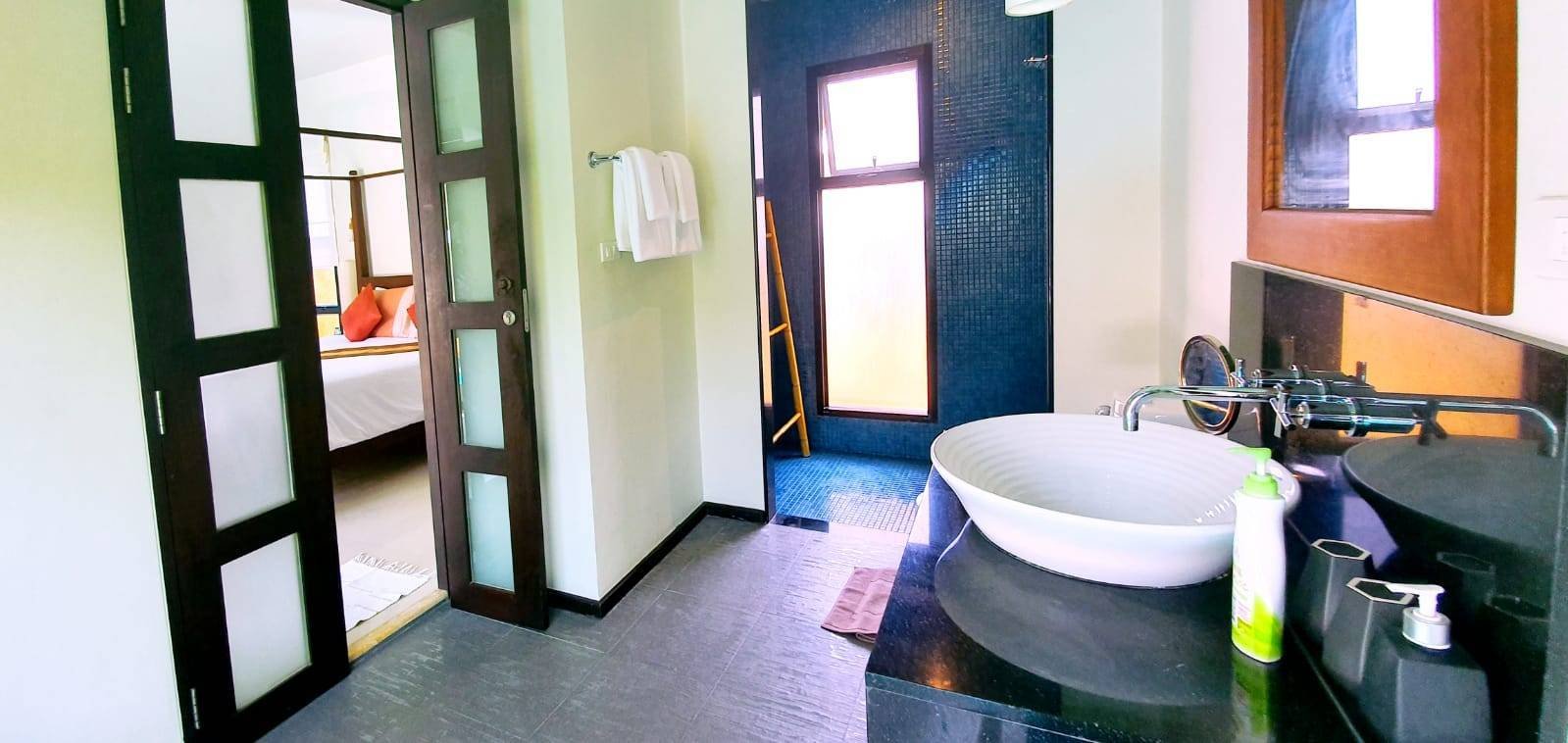 Property image - full photo 18