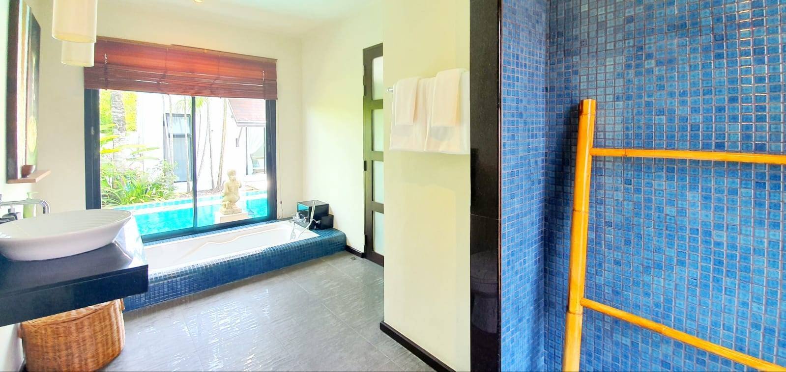 Property image - full photo 16