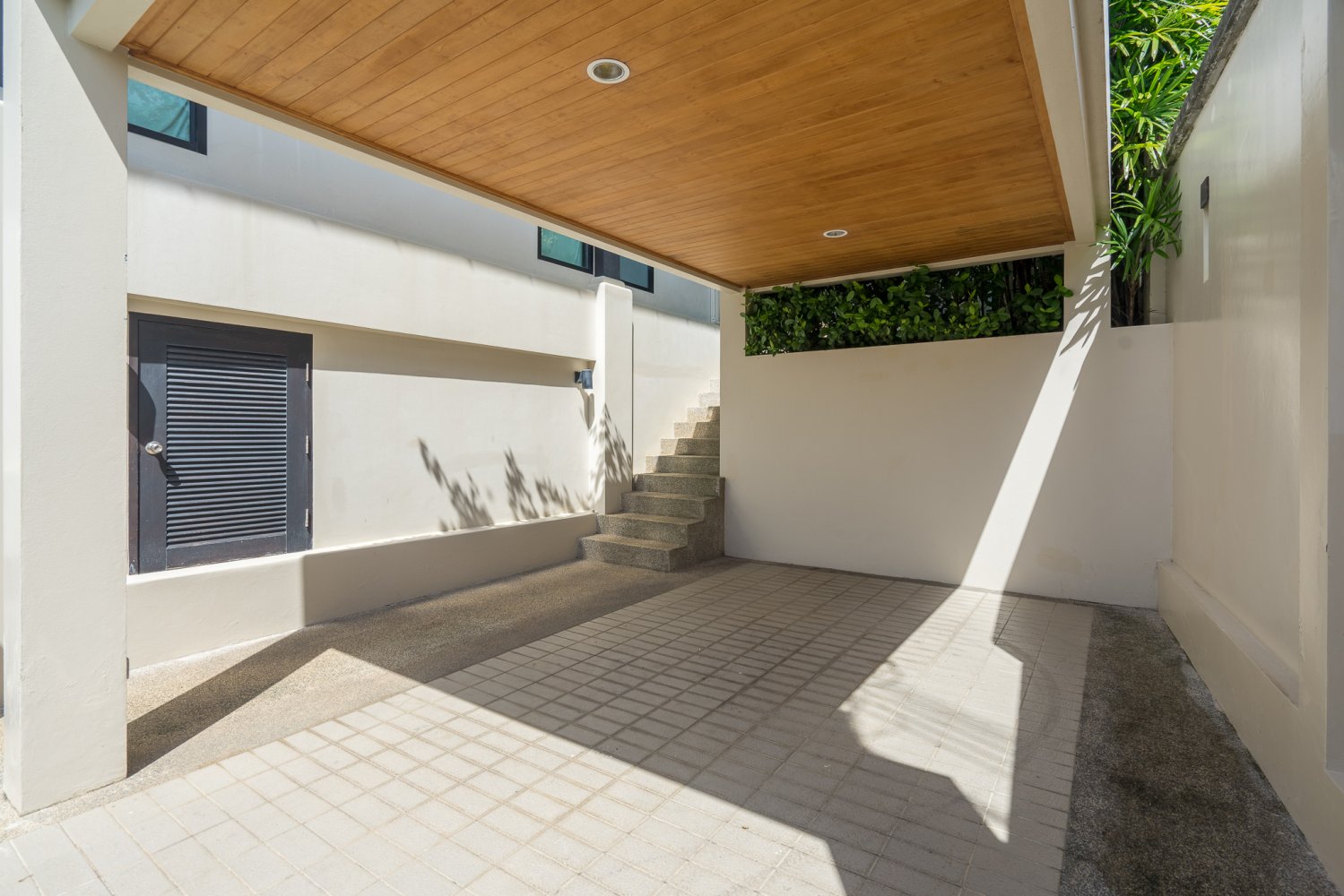Property image - full photo 43
