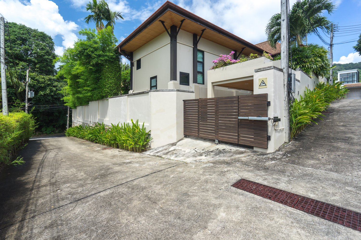 Property image - full photo 45