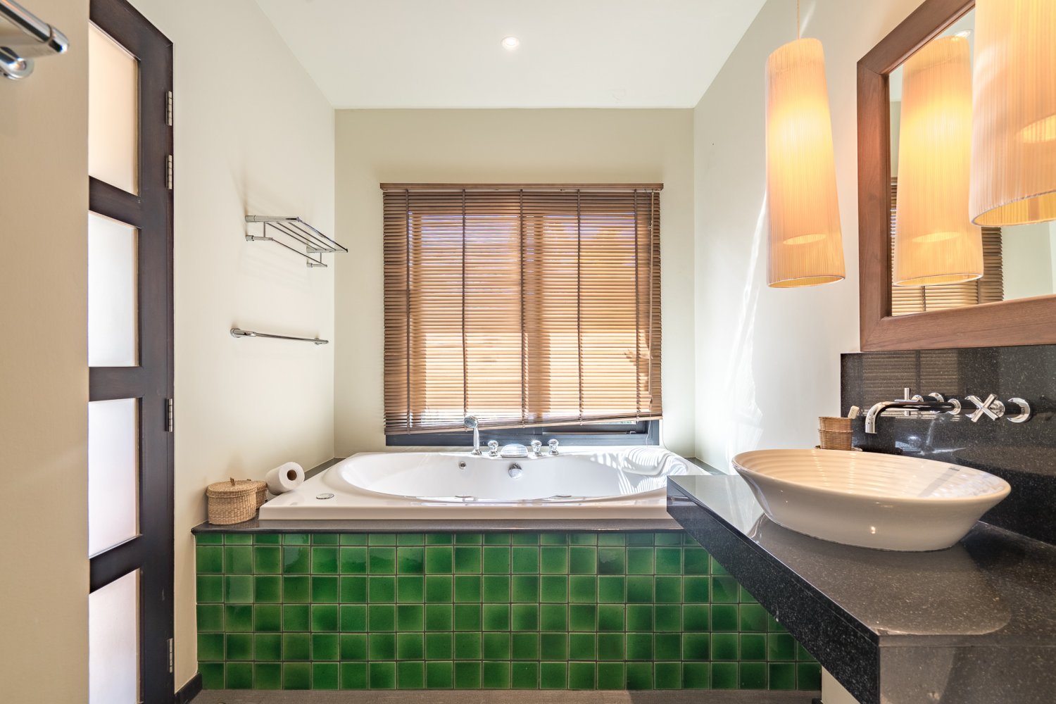 Property image - full photo 38