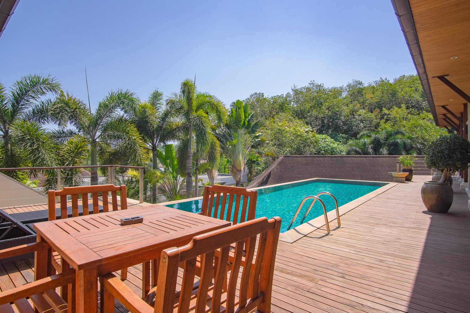 Property image - full photo 3