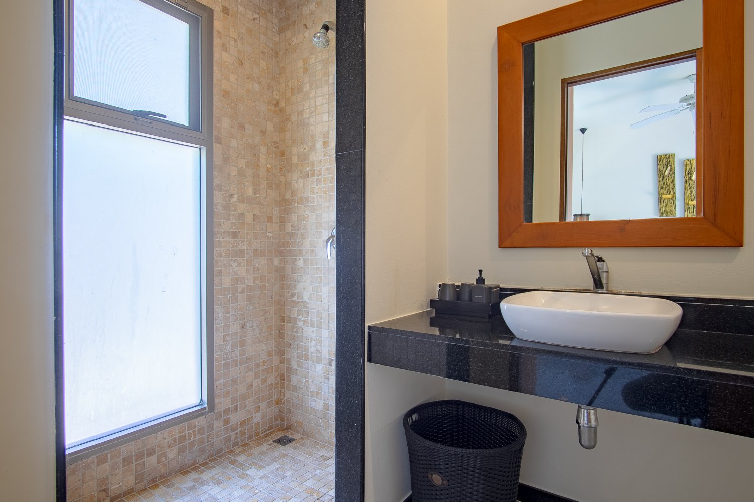 Property image - full photo 18