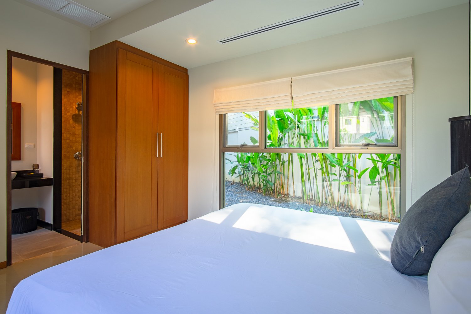 Property image - full photo 21