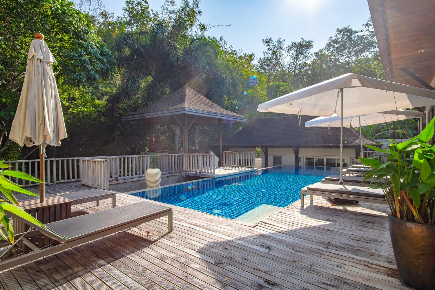 Property image - full photo 3