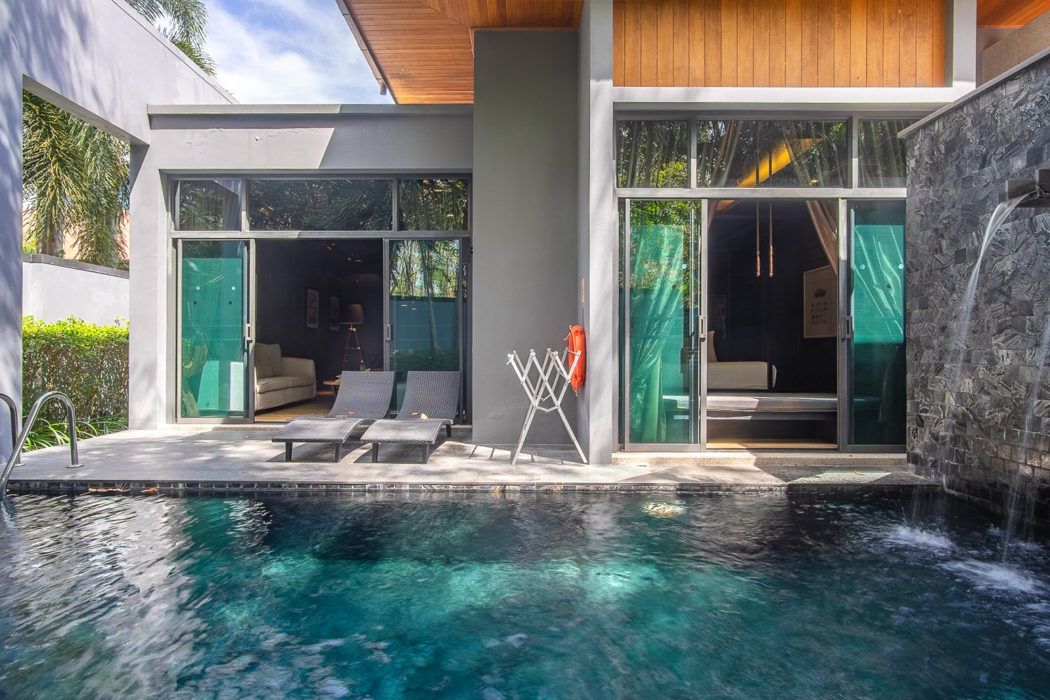 Property image - full photo 2