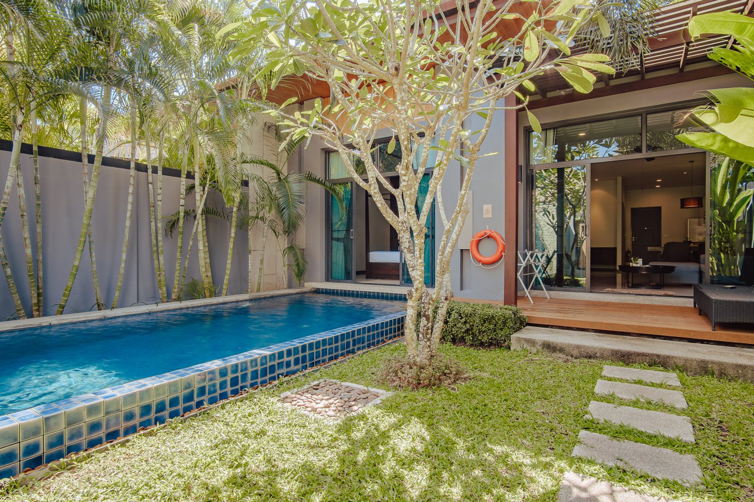 Property image - full photo 2