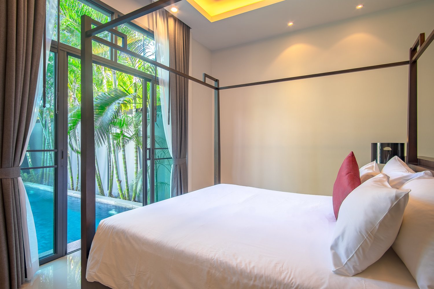 Property image - full photo 11