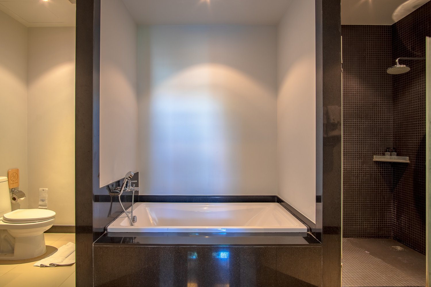 Property image - full photo 12