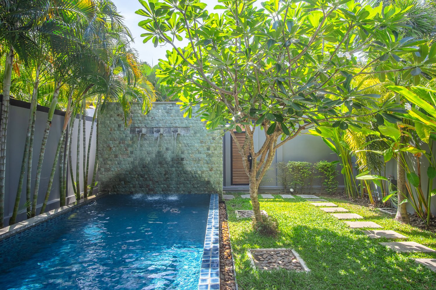 Property image - full photo 3